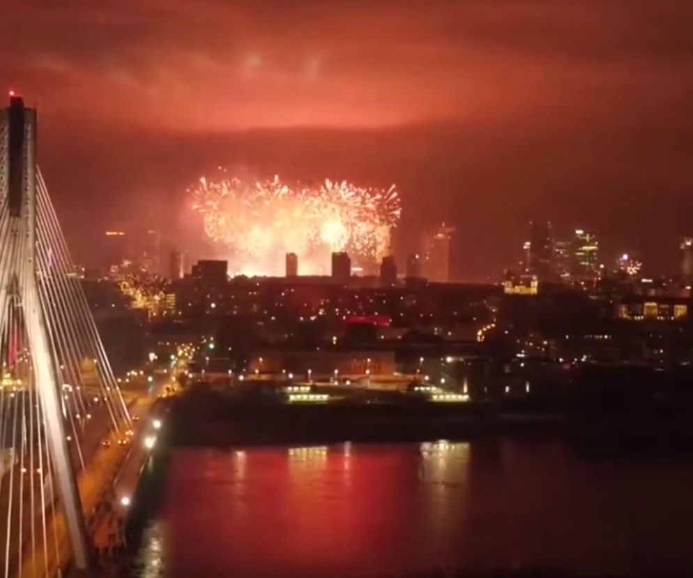 screen z filmu New Year's Eve 2016/2017 Warsaw Poland ~ Sylwester Warszawa Fajerwerki
