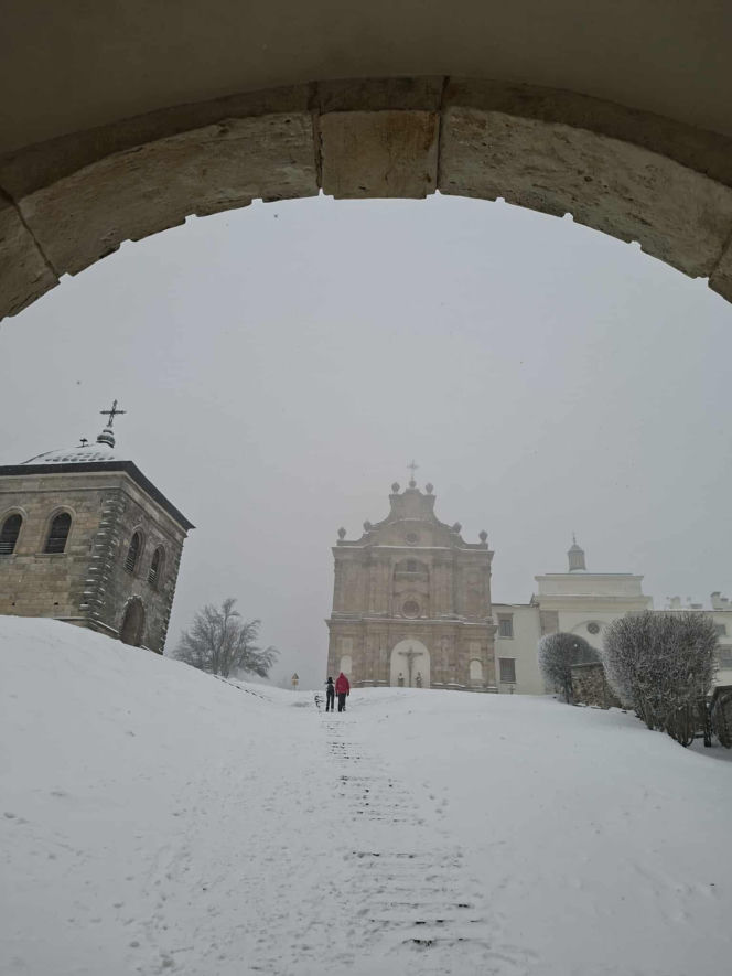 Majestatycznie, zimowo, jak w bajkowej Narnii. Tak Nowy Rok wita Święty Krzyż