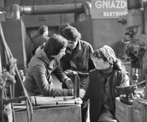 QUIZ PRL. Czy się stoi, czy się leży, trzy tysiące się należy. Tak pracowano w PRL-u