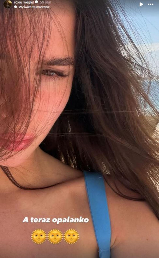 Roksana Węgiel-Mglej rozciąga się w Dubaju