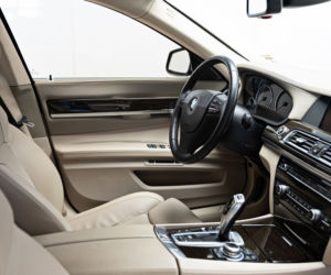 Robert Burneika jeździ wycackanym BMW 750Li