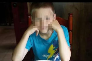 Matka trzymała synka, ojczym go torturował. Sebastian nie przeżył! 100 uderzeń w pół godziny