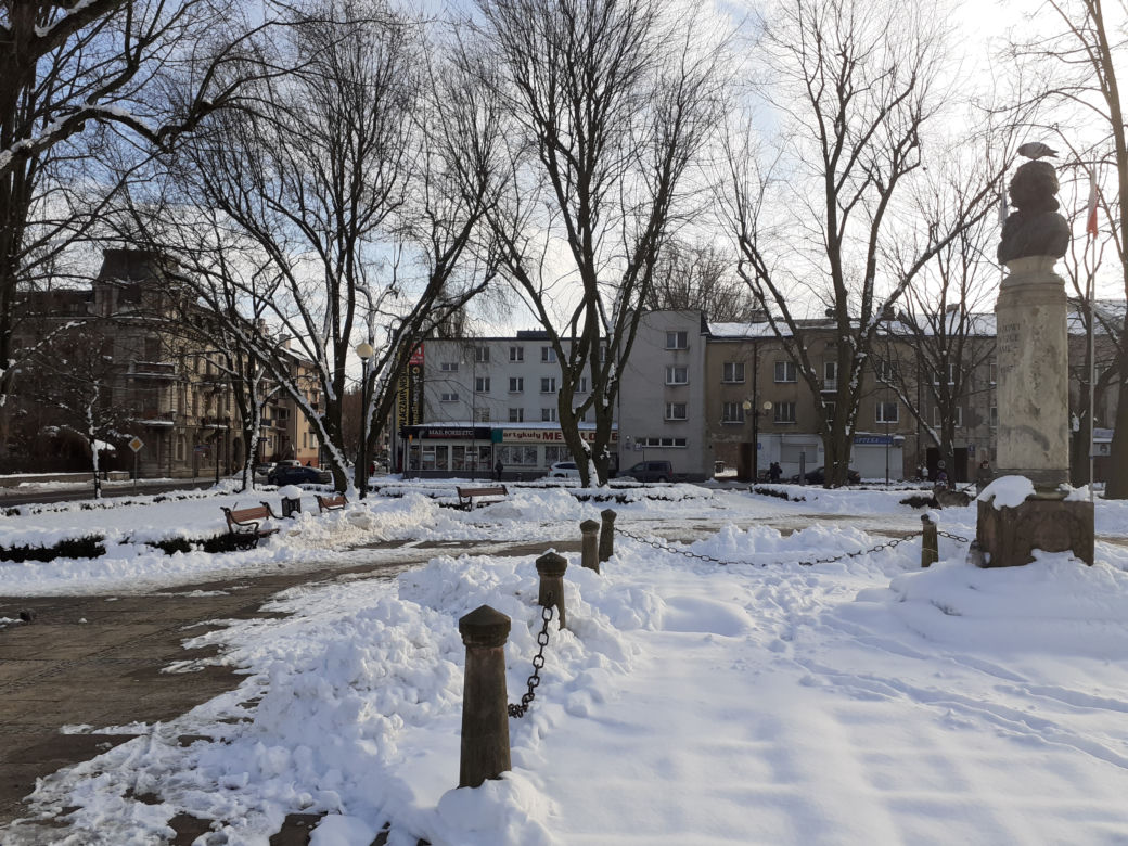 Jak wyglądała ulica Piłsudskiego w Siedlcach i okolica dawnej bramy-dzwonnicy pod koniec stycznia 2021?