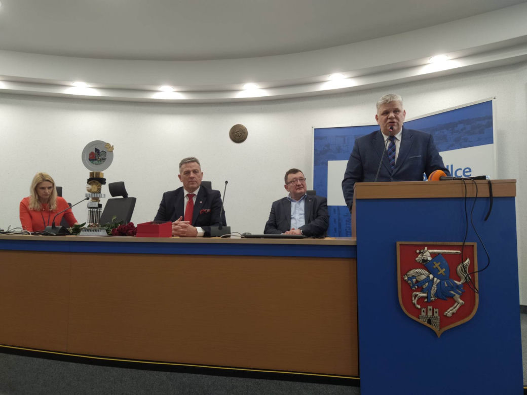 ZOBACZ ZDJĘCIA ze spotkania władz miasta Siedlce z przedstawicielami SP nr 10 w Siedlcach