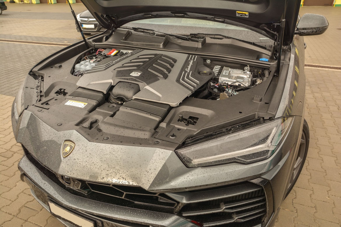 Chciał wywieźć na Ukrainę Lamborghini za 1,5 mln złotych