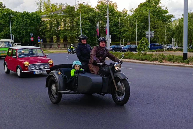 Parada zabytkowych pojazdów w Szczecinie