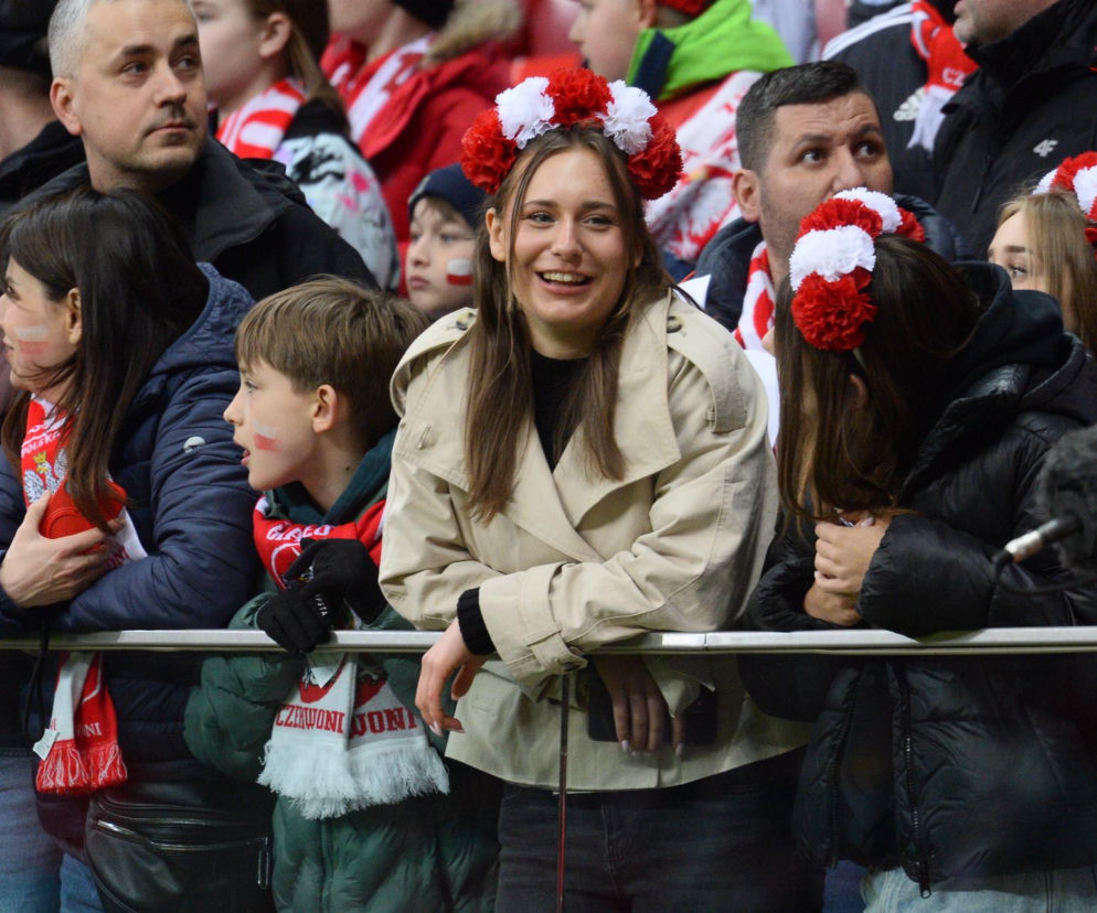 Polska gra z Albanią w Warszawie. Tak bawią się kibice na PGE Narodowym [ZDJĘCIA]