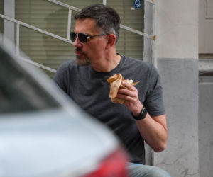 Krzysztof Ibisz potajemnie objada się fast foodami