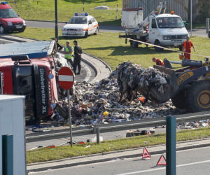 15 ton śmieci zasypało Trasę AK