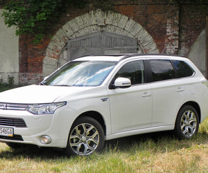 Mitsubishi Outlander PHEV