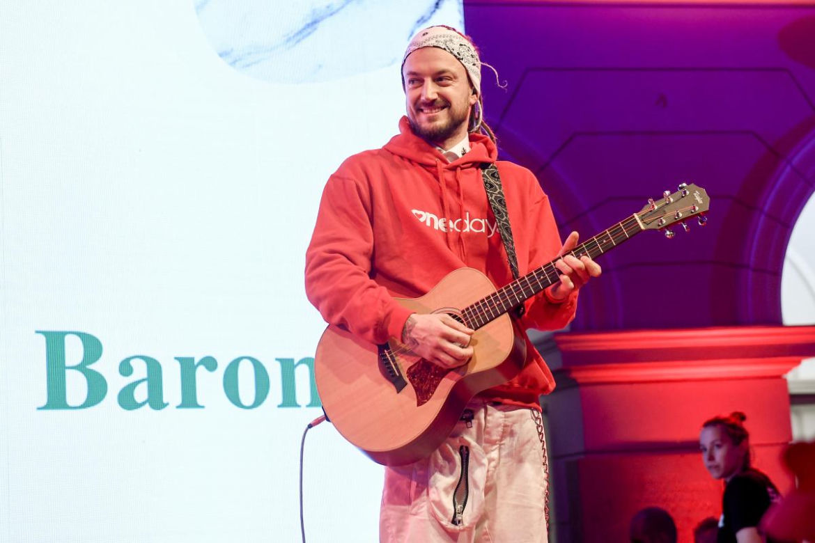 Michał Baron przeszedł kolosalną metamorfozę! Jak zmieniał się muzyk na przestrzeni lat?