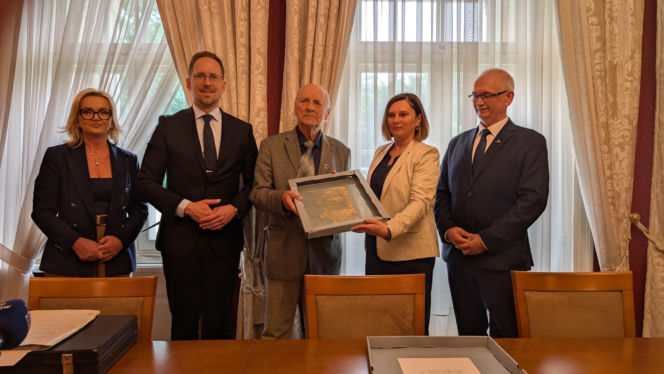 Przekazanie aktu