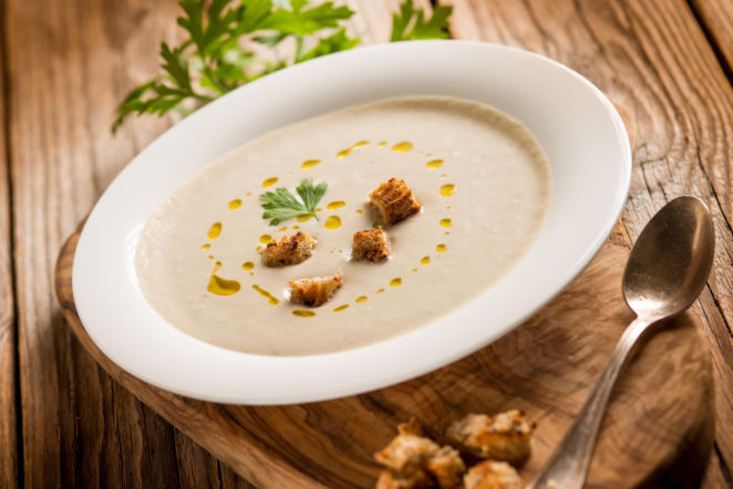 Krem z pieczonego pora i jabłka – aksamitna zupa z sekretem, który podkręca smak