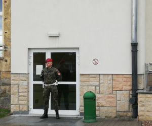 Polacy z miasta śmierci pod ścisłym nadzorem. Koronawirus
