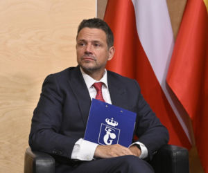 Tyle można zarobić w stołecznym ratuszu. Niektórzy mają wypłatę wyższą niż Trzaskowski! 