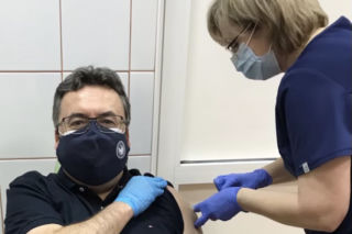 To jedyna droga do powrotu normalności. Lekarze zachęcają do szczepienia się przeciwko Covid-19 [AUDIO]