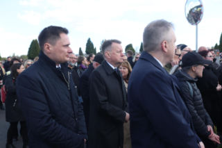 Polacy żegnają Łukasza Litewkę. Kondukt żałobny