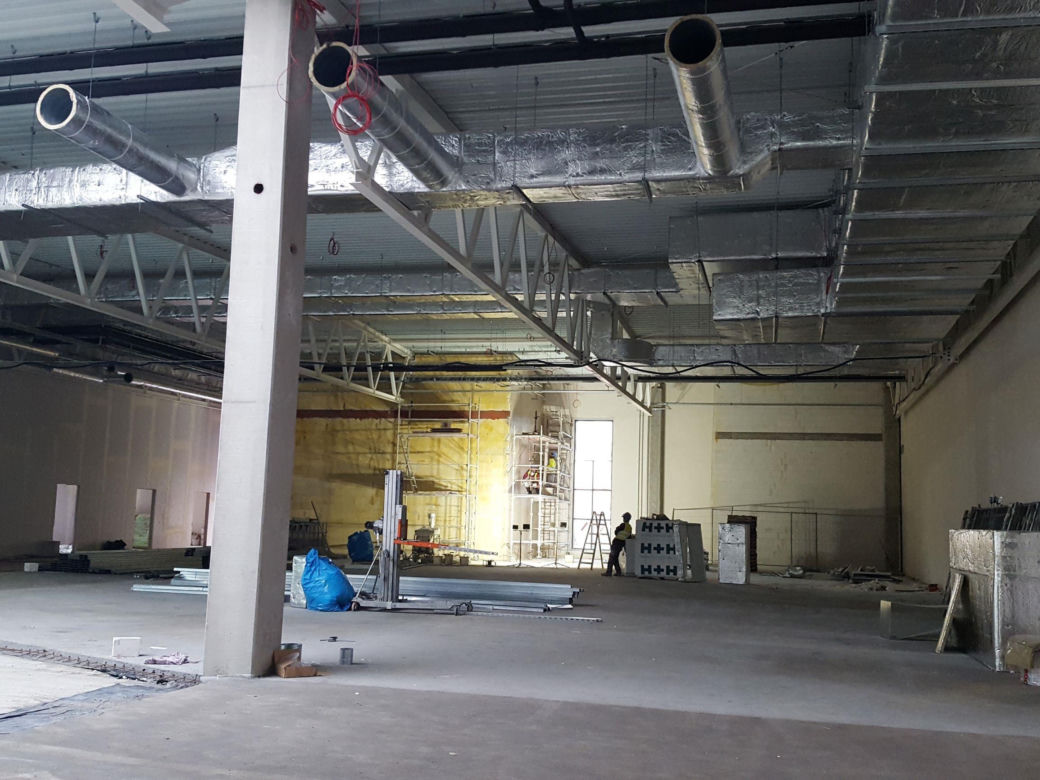 Galeria Goplana w Lesznie od środka. Za nieco ponad 3 miesiące otwarcie