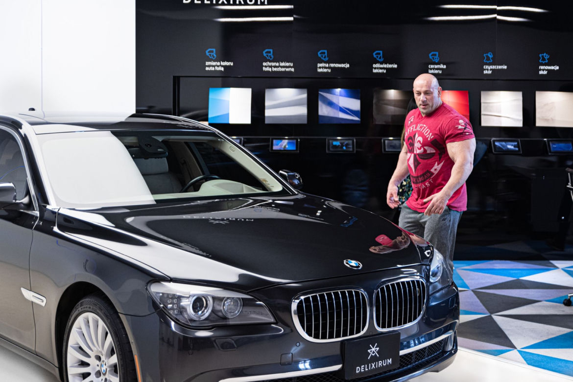 Robert Burneika jeździ wycackanym BMW 750Li