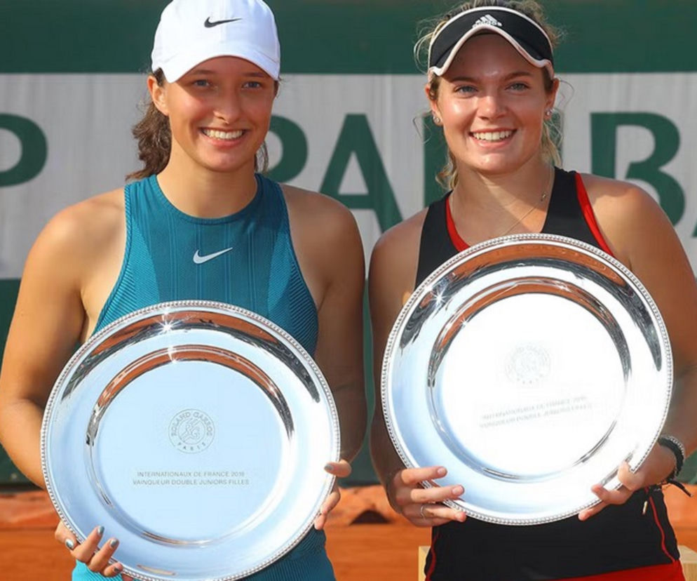 Iga Świątek i Catty McNally po wygraniu juniorskiego Roland Garros w deblu