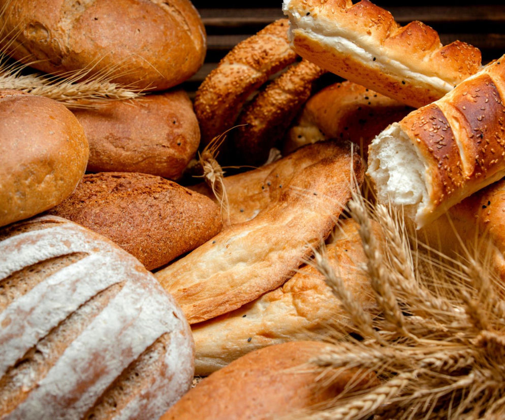 To najlepszy chleb z Biedronki. Dietetyk wskazał, który rodzaj pieczywa wybrać
