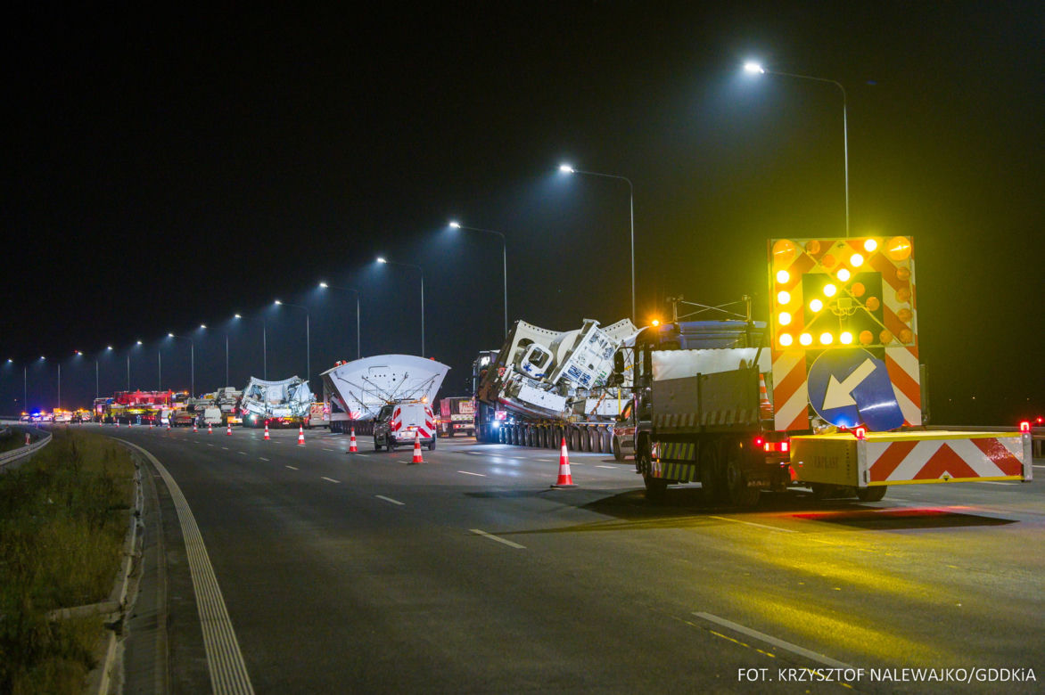 Kolejny wielki konwój zablokuje Warszawę. Transport napędu do tarczy TBM