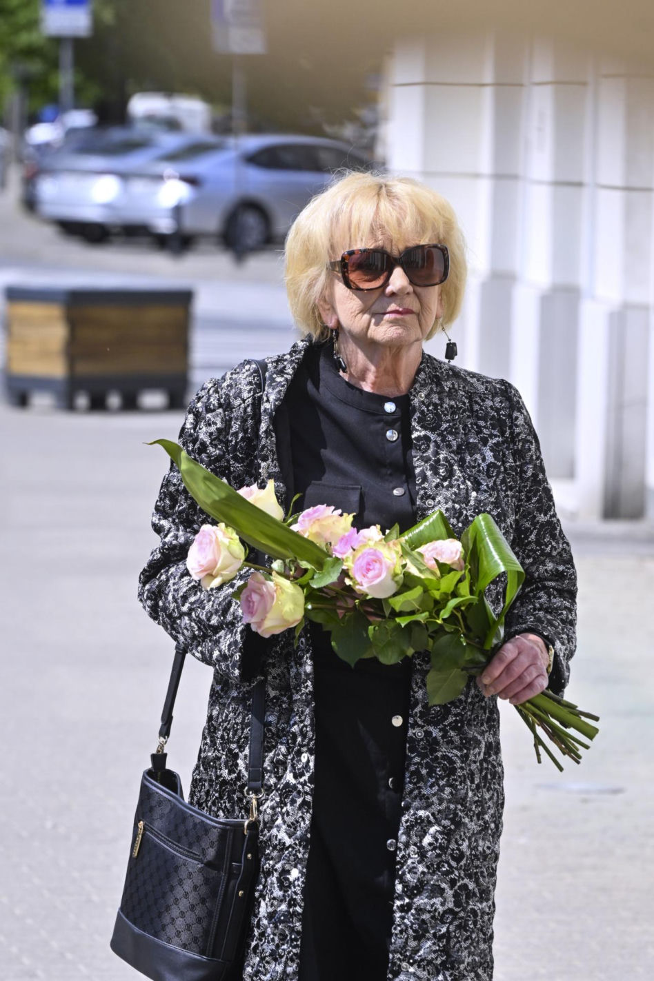 Pogrzeb Stanisławy Celińskiej. Tak się "wystroiły" gwiazdy. Karolak robił nawet zdjęcia telefonem! Wprowadzają nowy pogrzebowy savoir vivre?