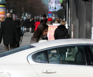 Kinga Rusin parkuje na przejściu dla pieszych