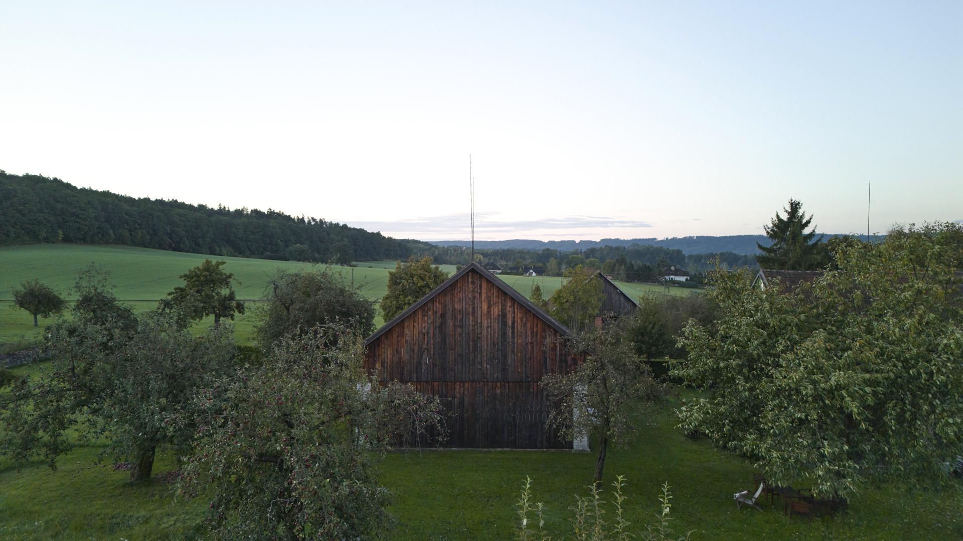 The Box in the Barn we wsi Brtev w Czechach