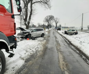 Chwile grozy w gminie Chełmża. Zobacz jak wyglądały samochody po zderzeniu!