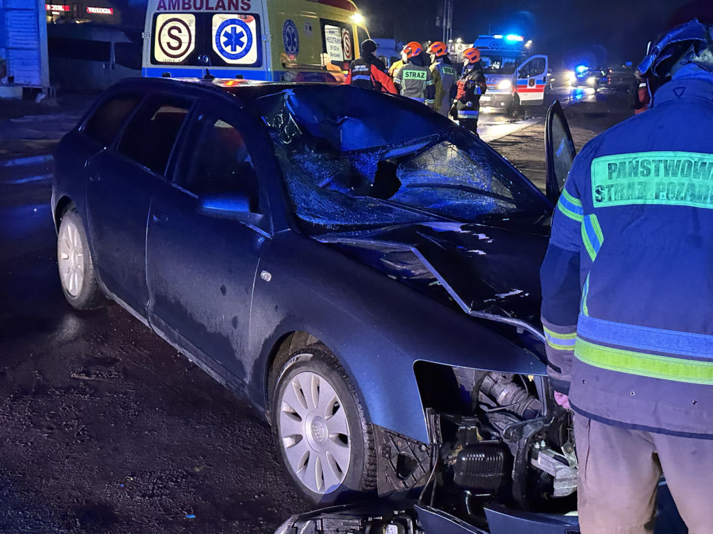 Zmiótł pieszego rozpędzonym audi. Ratownicy reanimowali ranne, dramatyczna akcja