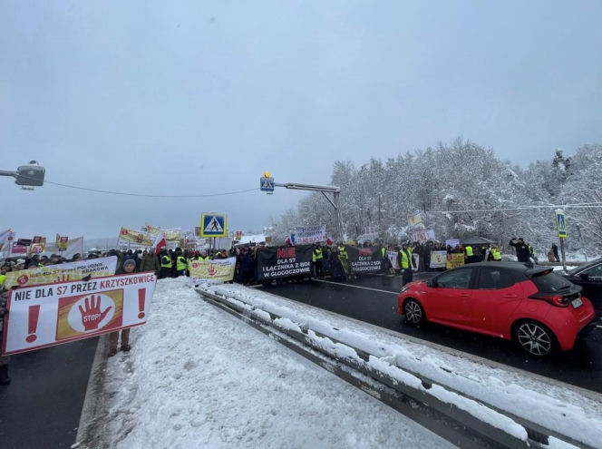 Mieszkańcy wyszli na ulice i zablokowali zakopiankę. Wszystko przez budowę drogi S7