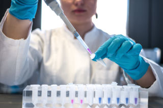 Kalendarium: 2 lipca. Pierwsze silniki parowe i instalacje laboratoryjne