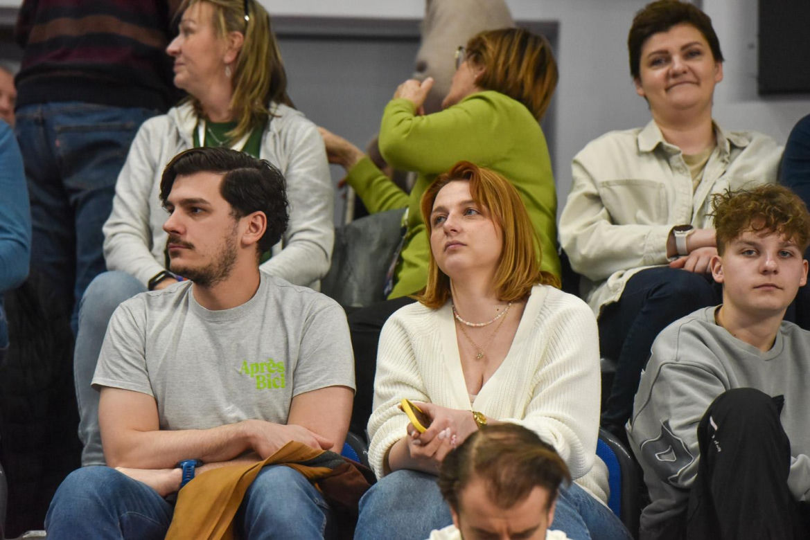 Halowe mistrzostwa Polski w Kujawsko-Pomorskiej Arenie Toruń. Zdjęcia kibiców i zawodników