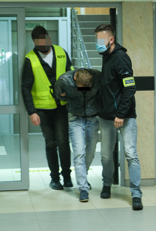 Zabił żonę, ciało spalił i zasypał śmieciami