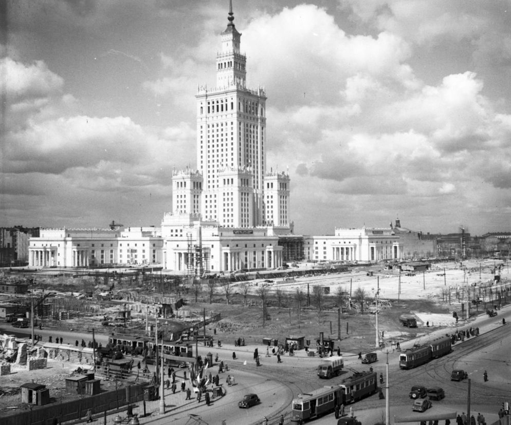 Tragedia w Pałacu Kultury i Nauki. Zginęli młodzi budowlańcy