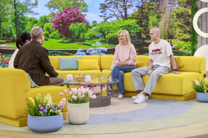 Kurzajewski ogolił się na łyso w "Halo tu Polsat"