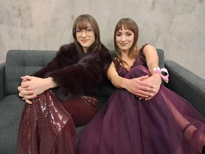 Tak bawili się maturzyści na studniówce skarżyskiego "Erbla". Kreacje jak z czerwonego dywanu