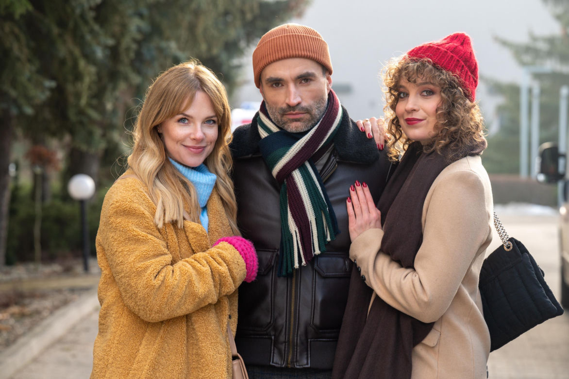 Na sygnale, odc. 700. Wanda (Anna Lemieszek), Benio (Hubert Jarczak), Basia (Anna Wysocka)