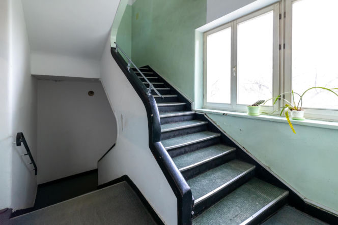 Dawna szkoła powszechna na Słomińskiego 1 w Warszawie