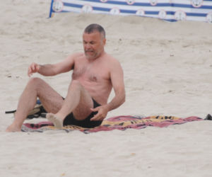 Wiceminister kultury Jarosław Sellin na plaży