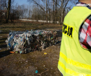 Zabrze: Zatrzymano dwóch mężczyzn, którzy przywozili na teren miasta nielegalne odpady [ZDJĘCIA]