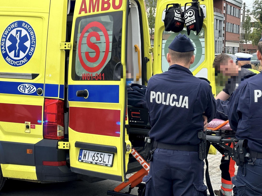 Pościg ulicami Warszawy. Wariat z promilami za kółkiem zmasakrował kilka pojazdów. Dwie osoby ranne