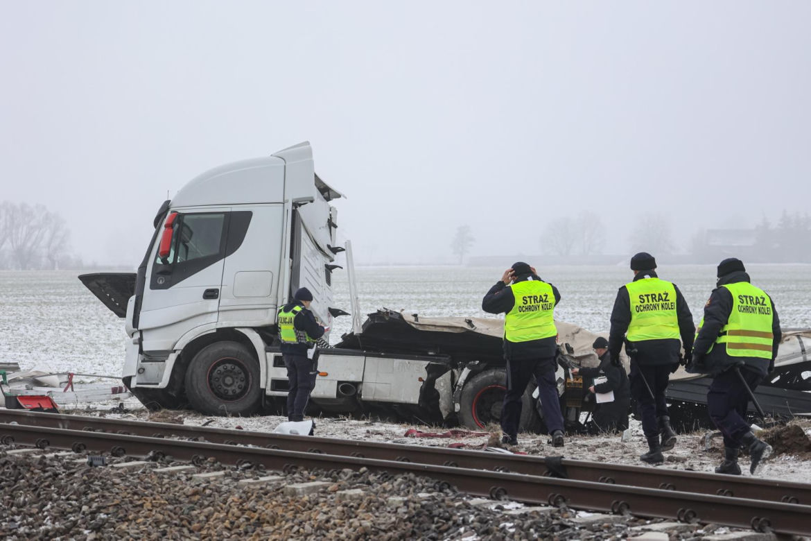 Wypadek na przejeździe kolejowym w Nowych Budach pod Budzyniem
