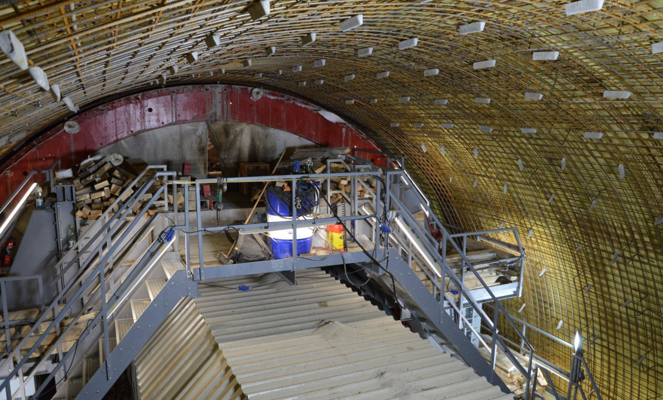 Poszerzają tunel kolejowy Wrocław Jelenia Góra