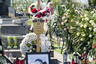 Tak wygląda grób Łukasza Litewki dzień po pogrzebie. Widok rozdziera serce