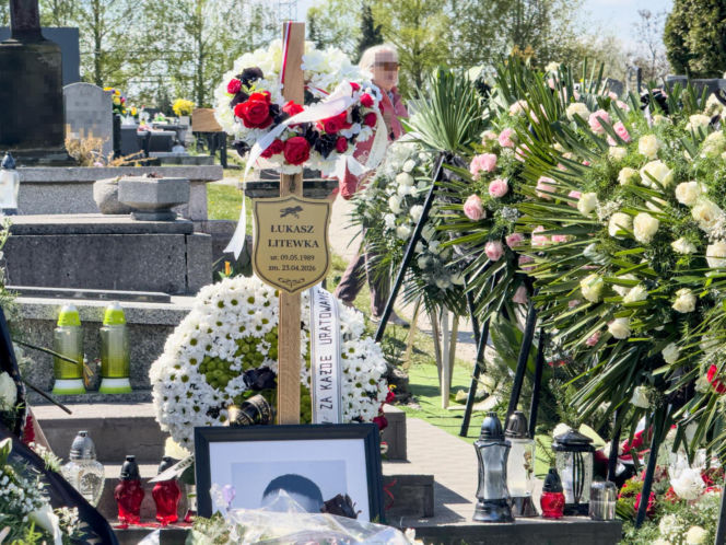 Tak wygląda grób Łukasza Litewki dzień po pogrzebie. Widok rozdziera serce