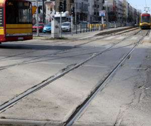 Ulice w Warszawie jak szwajcarski ser. Pełno dziur!