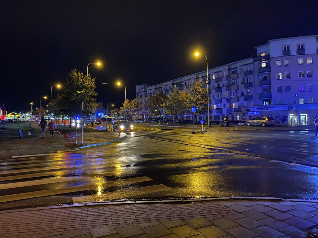Groźne potrącenie na osiedlu TBS w Białymstoku. 15-latka trafiła do szpitala [ZDJĘCIA]
