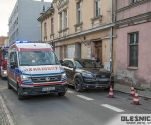 Dziecko wpadło pod samochód w Oleśnicy